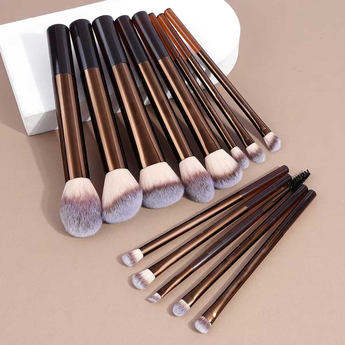 13 قطعة مجموعة فرشاة للمكياج ا - مراجعة Huda Beauty Makeup Brush Set وسعره