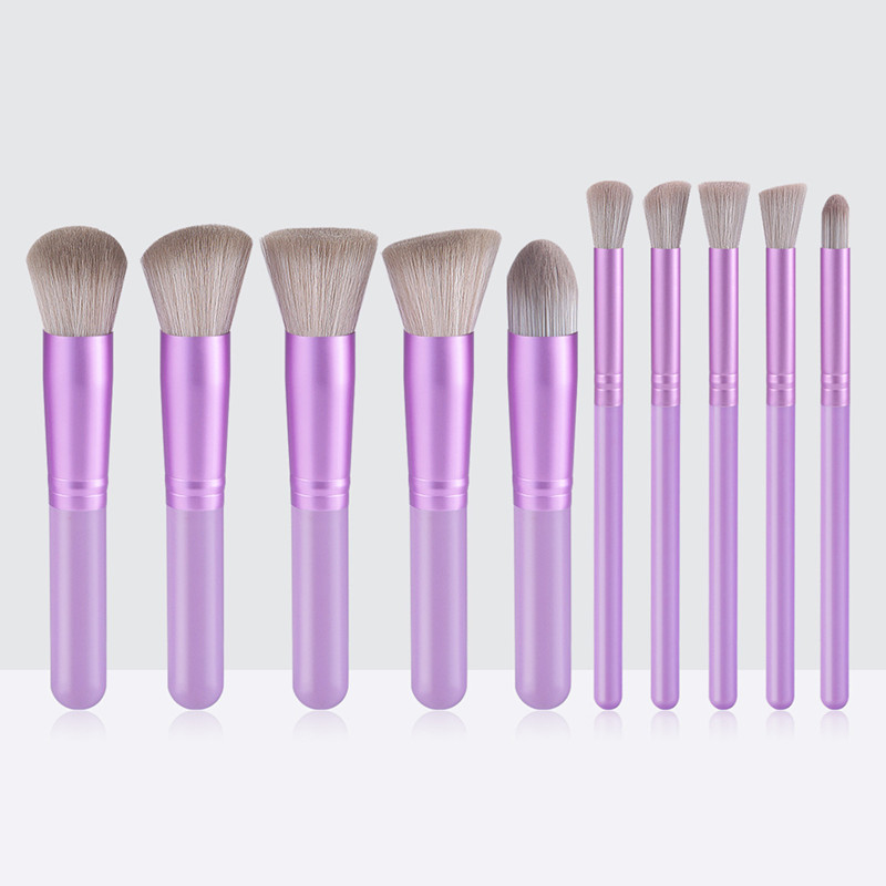 مجموعة فرش مكياج صغيرة مكونة م - مراجعة Huda Beauty Makeup Brush Set وسعره