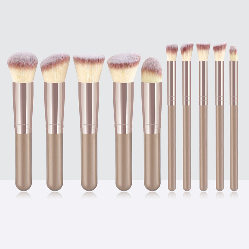 مجموعة فرش مكياج صغيرة مكونة م - مراجعة Huda Beauty Makeup Brush Set وسعره