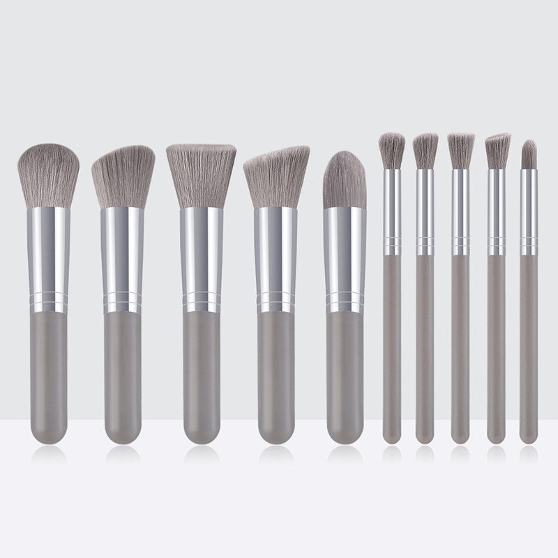 مجموعة فرش مكياج صغيرة مكونة م - مراجعة Huda Beauty Makeup Brush Set وسعره