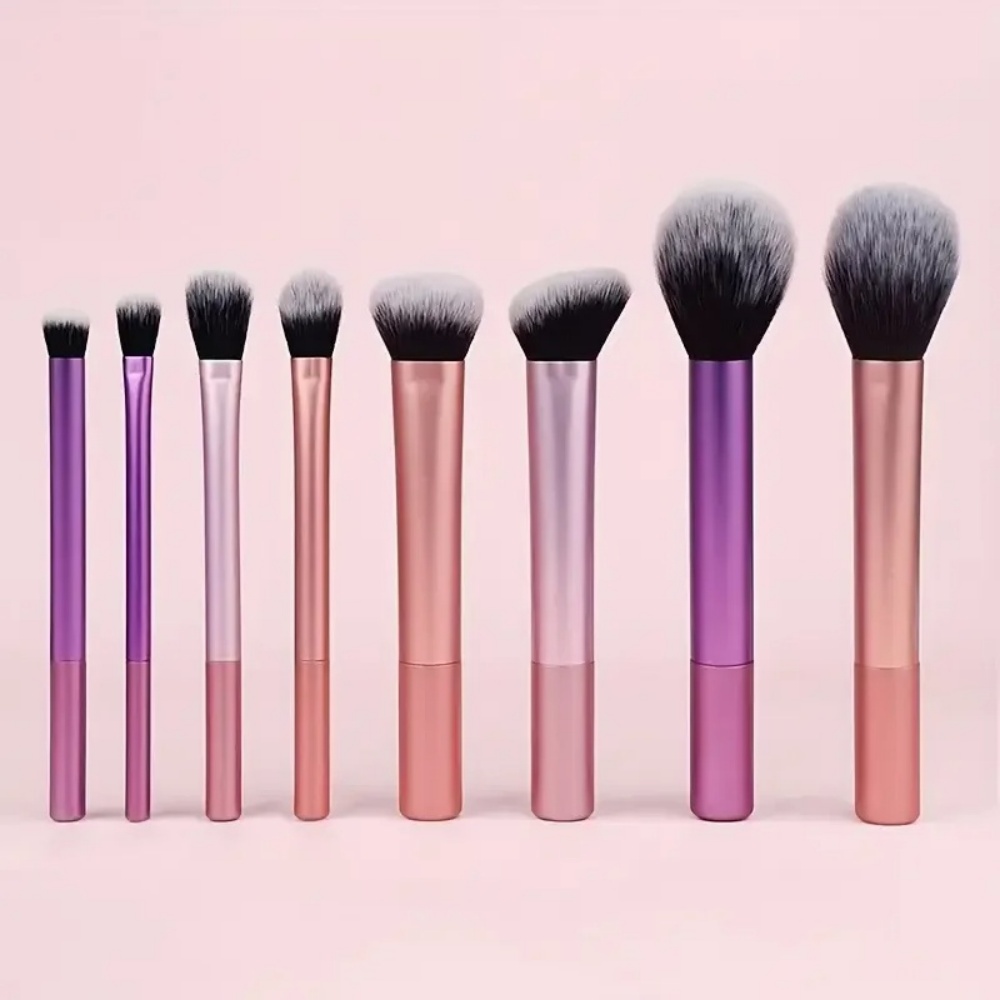 مجموعة فرش مكياج مكونة من 8 قط - مراجعة Huda Beauty Makeup Brush Set وسعره