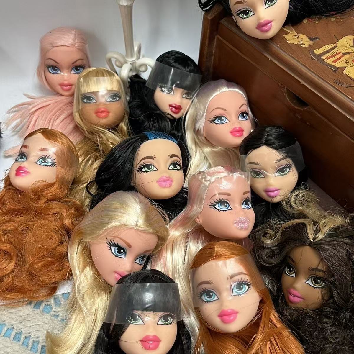 دمية مكياج Bratzdoll الجميلة ل - مراجعة Beauty Love Makeup وسعره