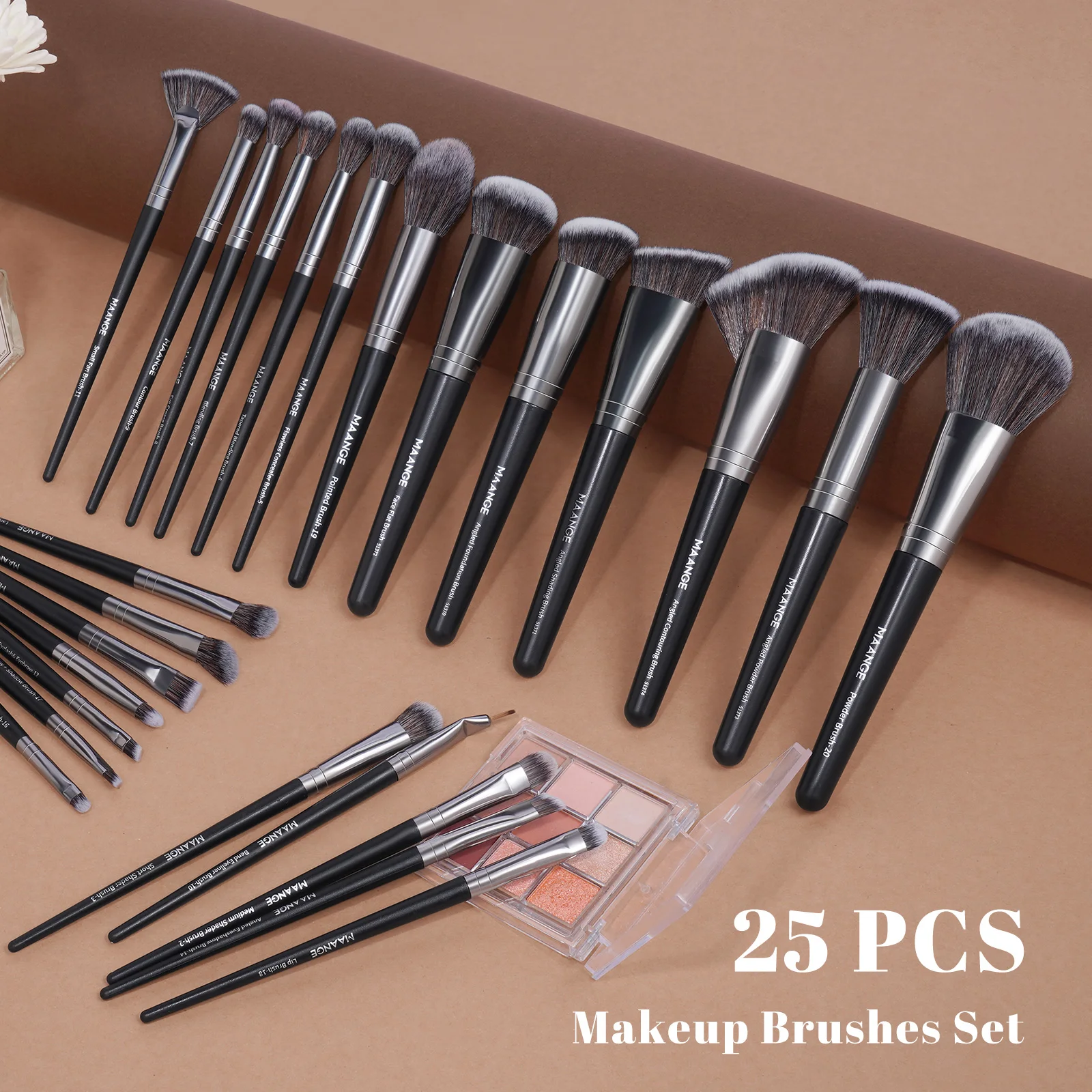 مجموعة فرش مكياج احترافية من M - مراجعة Huda Beauty Makeup Brush Set وسعره