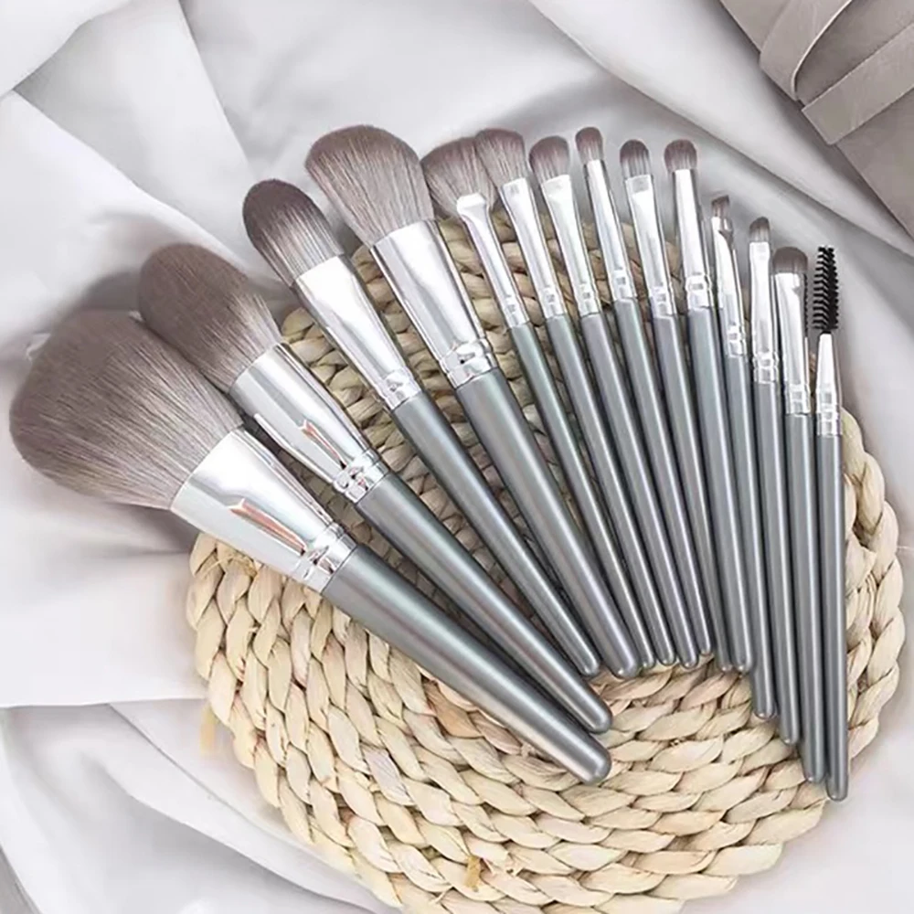 14 قطعة مجموعة فرش الماكياج ال - مراجعة Huda Beauty Makeup Brush Set وسعره