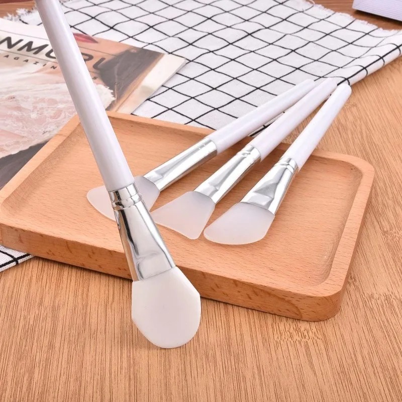 مجموعة فرش قناع الوجه السيليكو - مراجعة Huda Beauty Makeup Brush Set وسعره